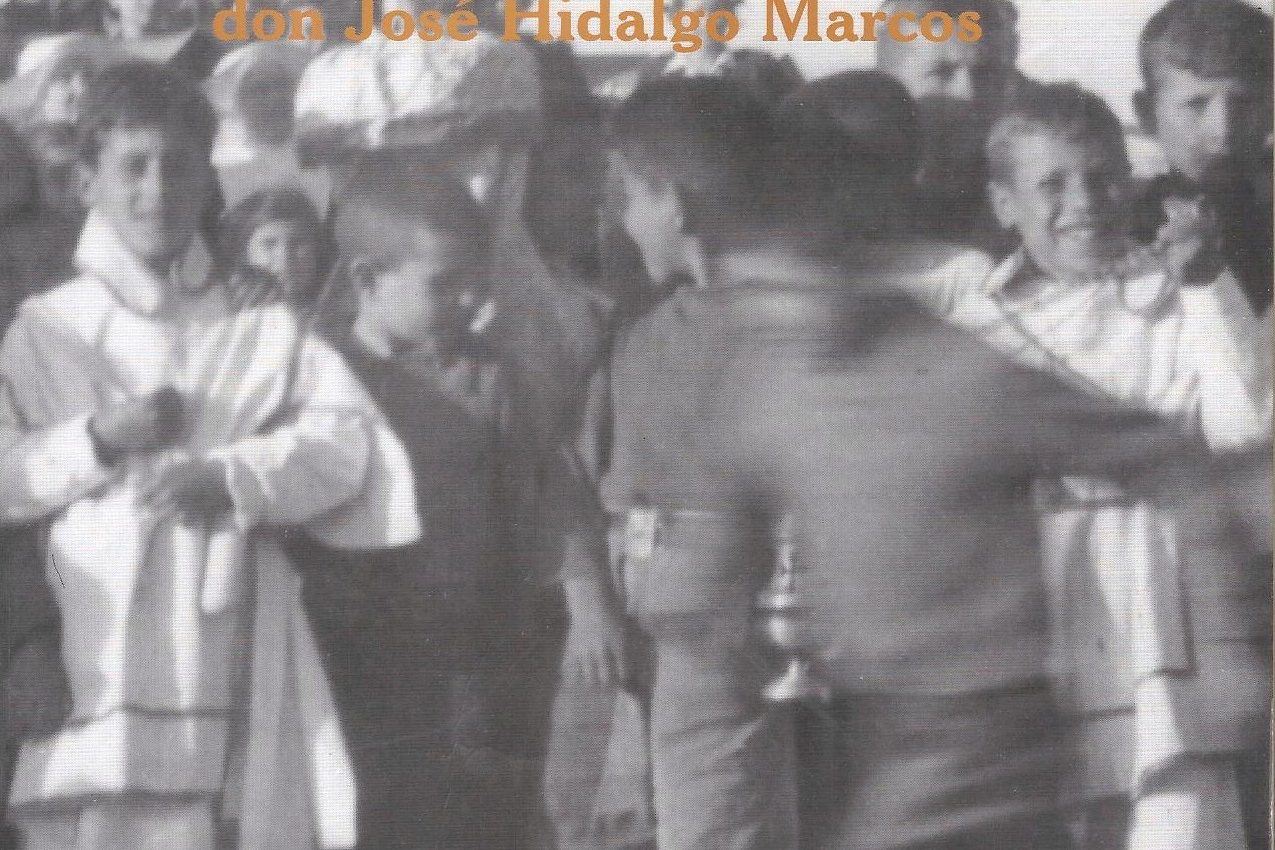 Con-las-rodillas-y-la-pluma