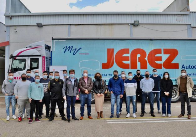 20220323_foto_Varios oliventinos se forman para la conducción de vehículos pesados de transporte de mercancías por carretera