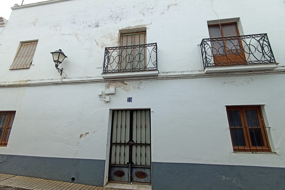 El programa ‘ReHabita’ reformará 4 viviendas en la calle Luis Zambrano para su puesta en alquiler